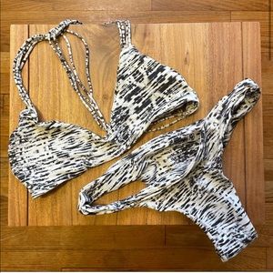 MIKOH bikini in black and white (top only!)